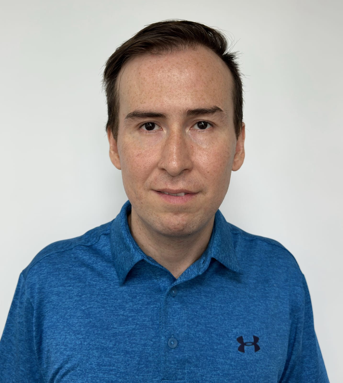 Adrián Takano — Químico Clínico y de Alimentos